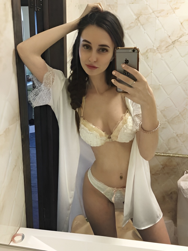 Ольга привлекательная девушка из Новочеркасска цена от 10000 руб