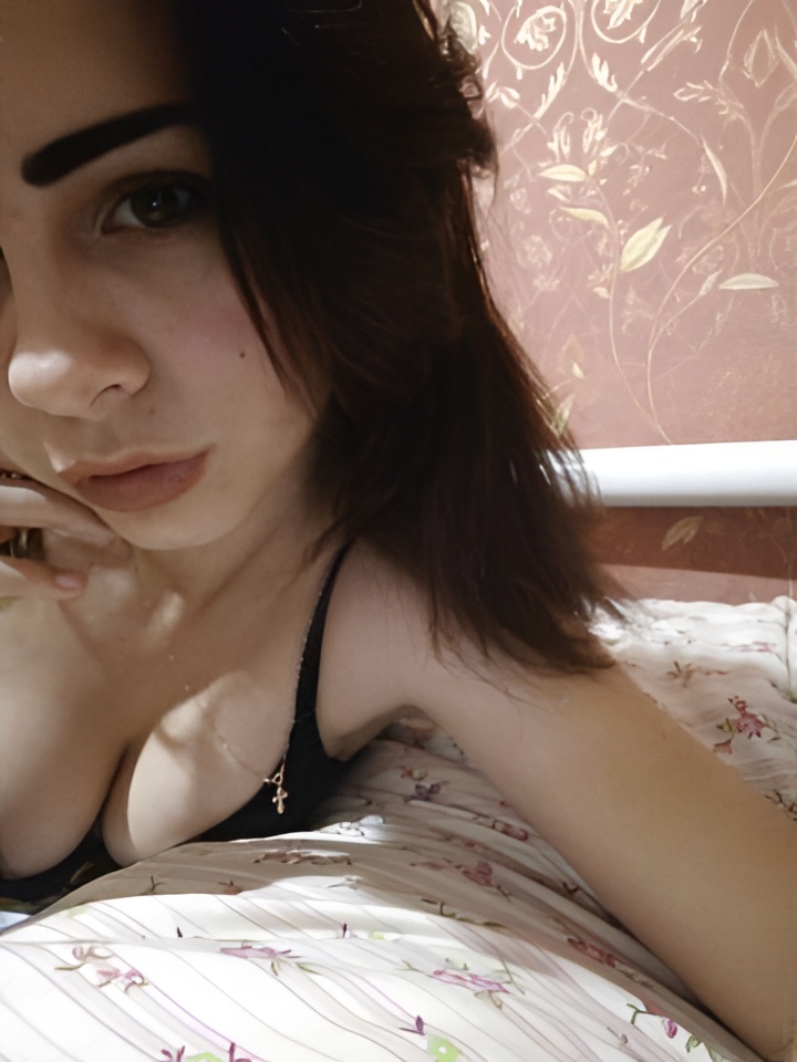 Юлия привлекательная девушка из Новочеркасска цена от 2500 руб